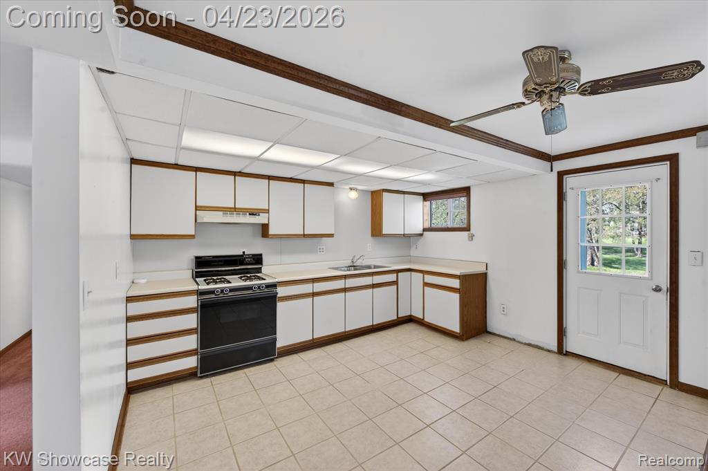 1584 Chanticlair Circle, Wixom, MI 48393 — Photo 30