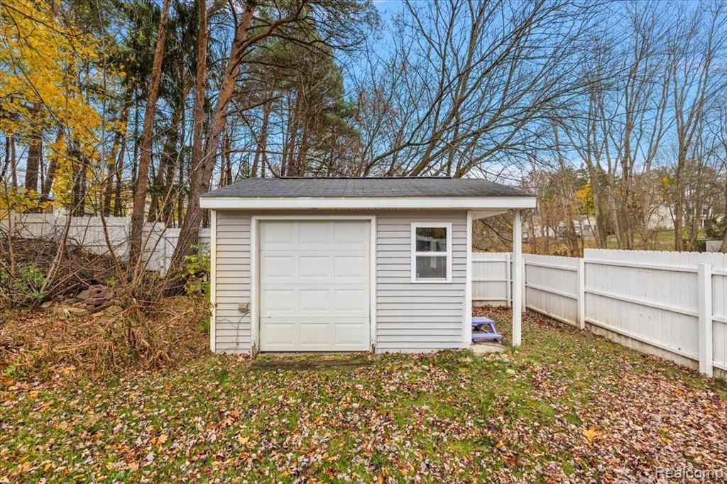 480 Timberwood Trail, Ortonville, MI 48462 — Photo 8
