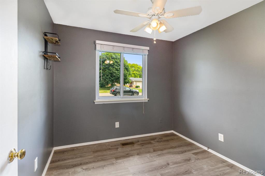 5496 Canonsburg Road, Grand Blanc, MI 48439 — Photo 10