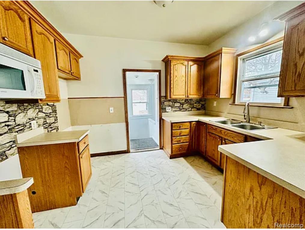 8175 Central, Center Line, MI 48015 — Photo 5