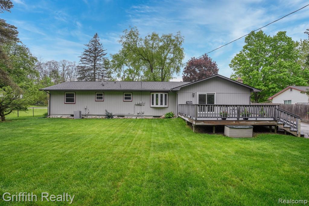 6903 SOMERSET Drive, Brighton, MI 48116 — Photo 6