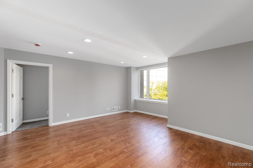 43000 12 OAKS CRESCENT Drive, 3022, Novi, MI 48377 — Photo 15