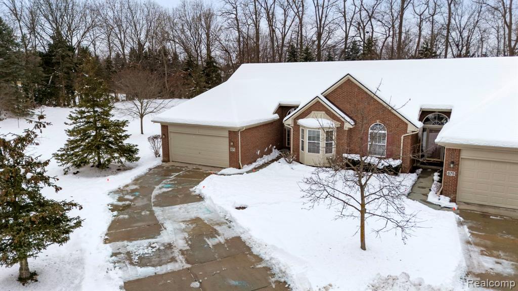 671 Woodhaven Drive, Commerce Twp, MI 48390 — Photo 39