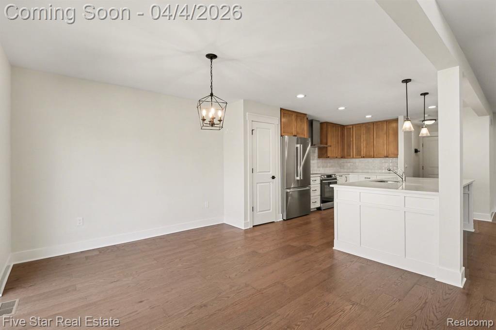 7842 Trailside Court, West Bloomfield, MI 48323 — Photo 11