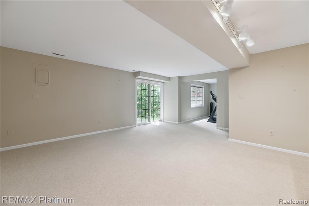 1025 Pinewood Court, Brighton, MI 48116 — Photo 22