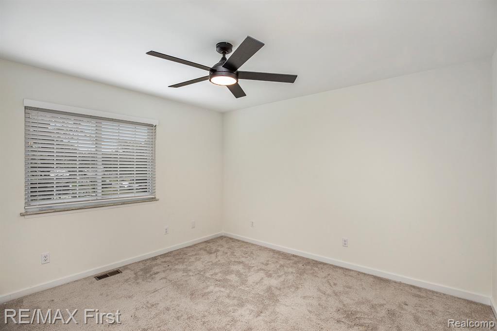 7184 Dur Moll Avenue, Shelby Twp, MI 48317 — Photo 26