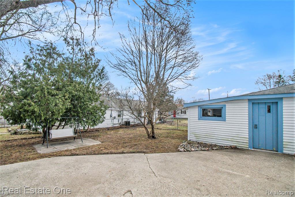 54 DIVISION Street, Oxford, MI 48371 — Photo 23