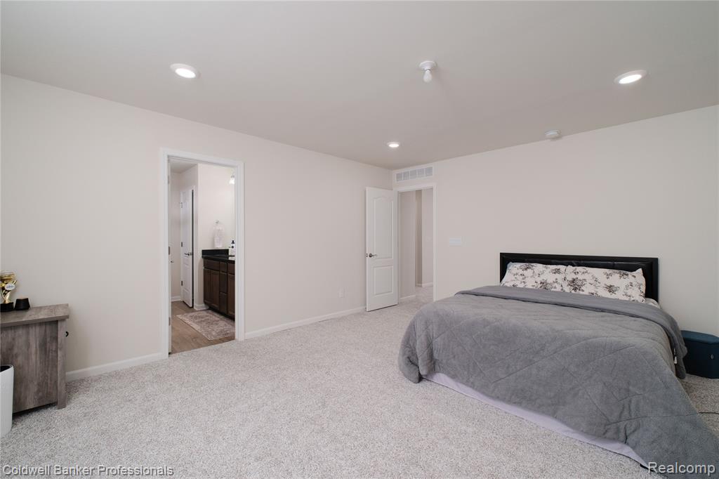 4813 Marquette Drive, Milford, MI 48381 — Photo 24