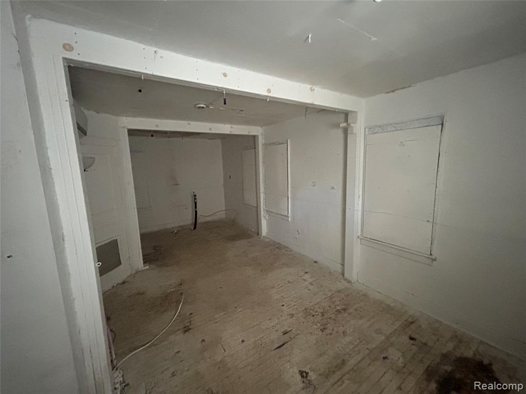 2356 S DYE Road, Flint, MI 48532 — Photo 10