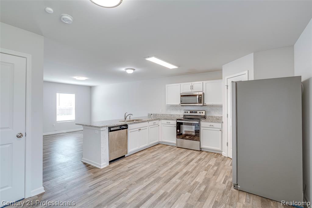 1666 Golfview Drive, Ypsilanti, MI 48198 — Photo 17