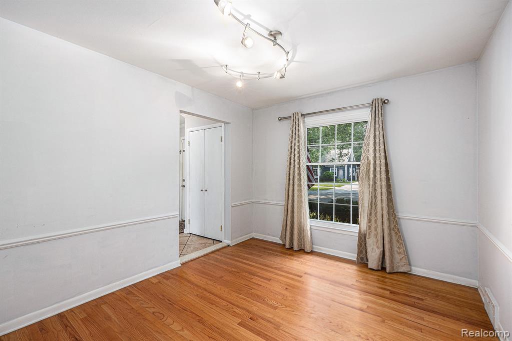20740 Marter Road, Grosse Pointe Woods, MI 48236 — Photo 8