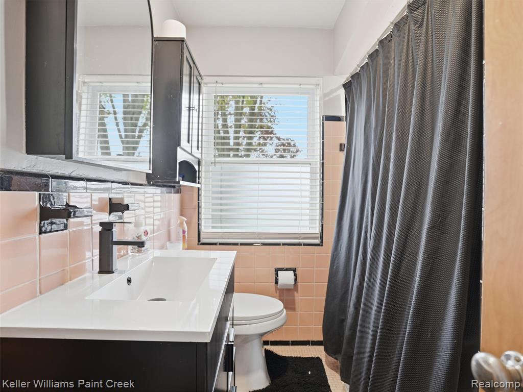 18048 Elizabeth Street, Roseville, MI 48066 — Photo 18