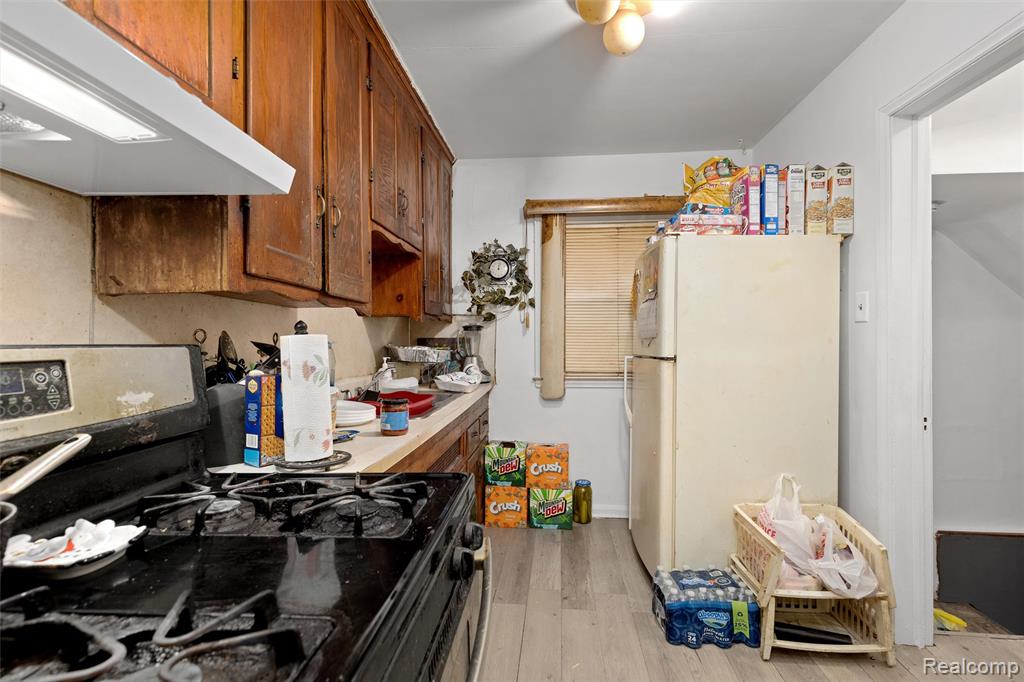 9222 Hartwell, Detroit, MI 48228 — Photo 6