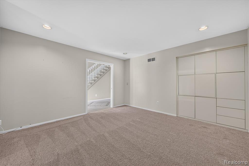 6153 Pickwood Drive, West Bloomfield, MI — Photo 8
