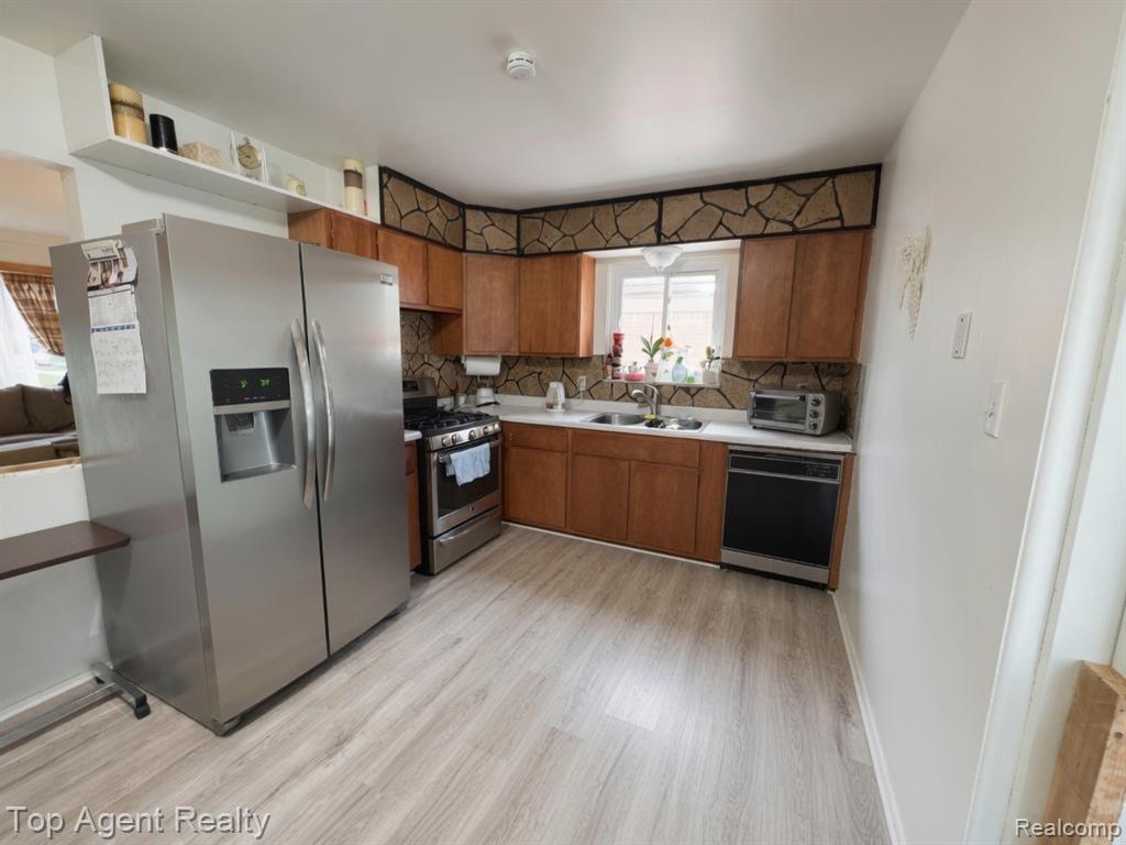 4436 Buckingham Drive, Warren, MI 48092 — Photo 6
