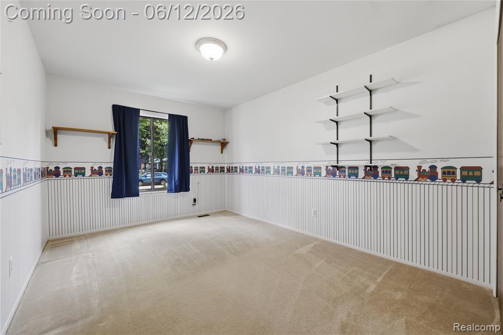 640 Longfellow Drive, Troy, MI 48085 — Photo 18