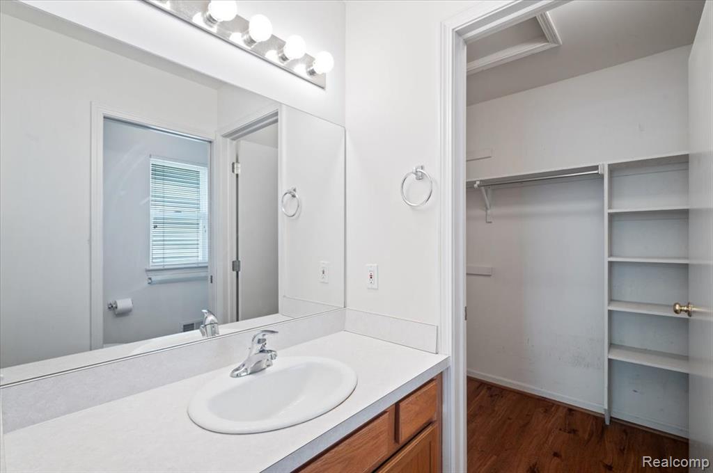 913 Rikki Ann Court, Wixom, MI 48393 — Photo 17