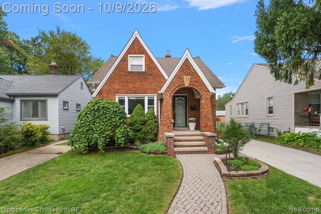 333 E Maplehurst Street, Ferndale, MI 48220