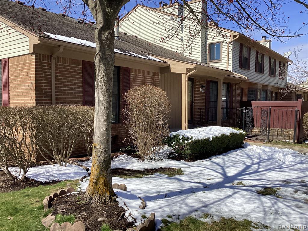 31180 COUNTRY Way, 20, Farmington Hills, MI 48331 — Photo 4