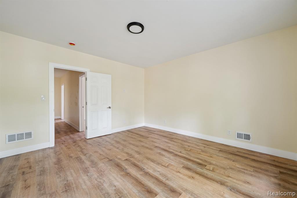 4222 Cadillac Boulevard, Detroit, MI 48214 — Photo 19