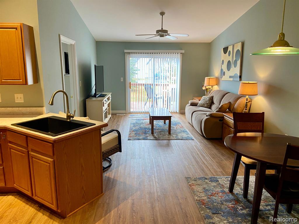 936 LIGHTHOUSE Drive, Marysville, MI 48040 — Photo 8