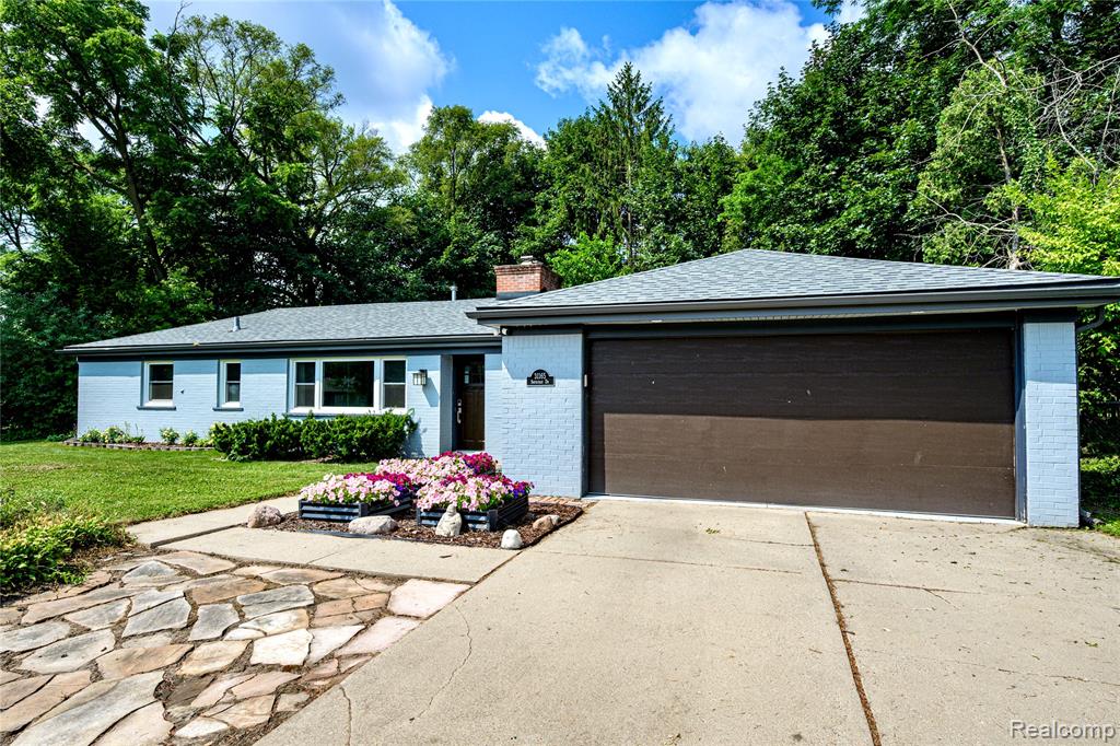 31165 Sheridan Drive, Beverly Hills, MI 48025
