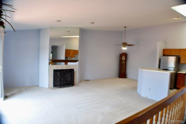 38843 COUNTRY Circle, 80, Farmington Hills, MI 48331 — Photo 2