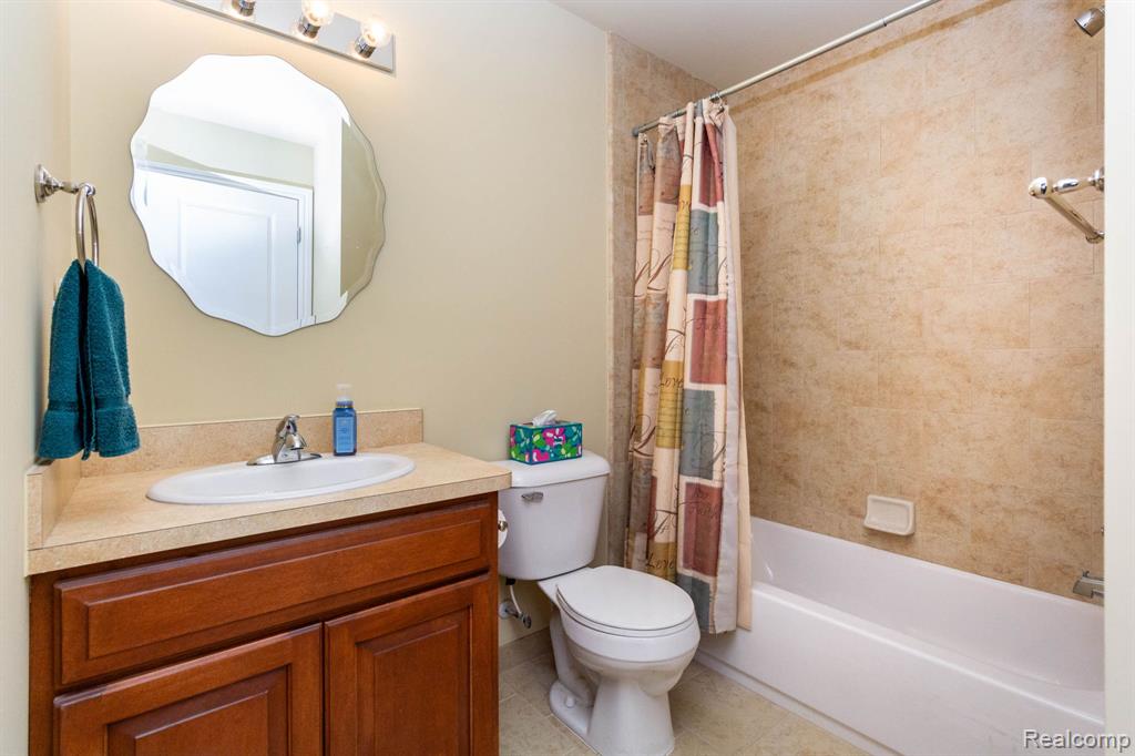 4370 Bennett Park Circle, Troy, MI 48085 — Photo 24