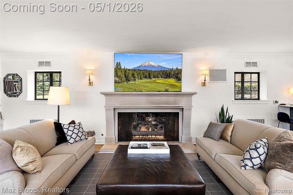 1583 Clarendon Road - Photo 4