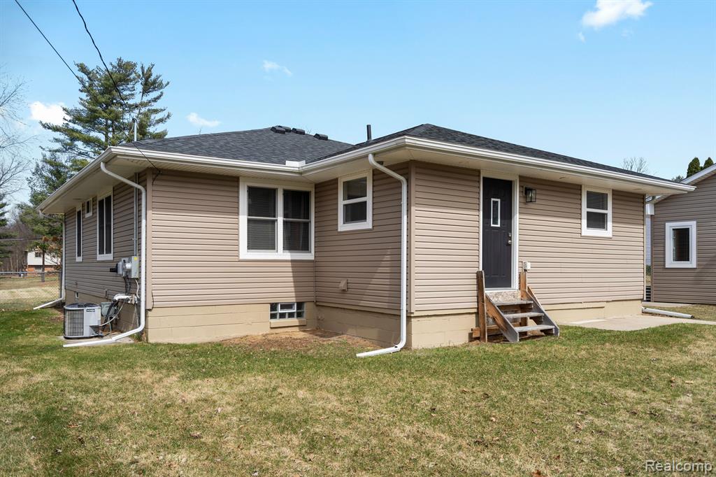 4339 FENMORE Avenue, Waterford, MI 48328 — Photo 40