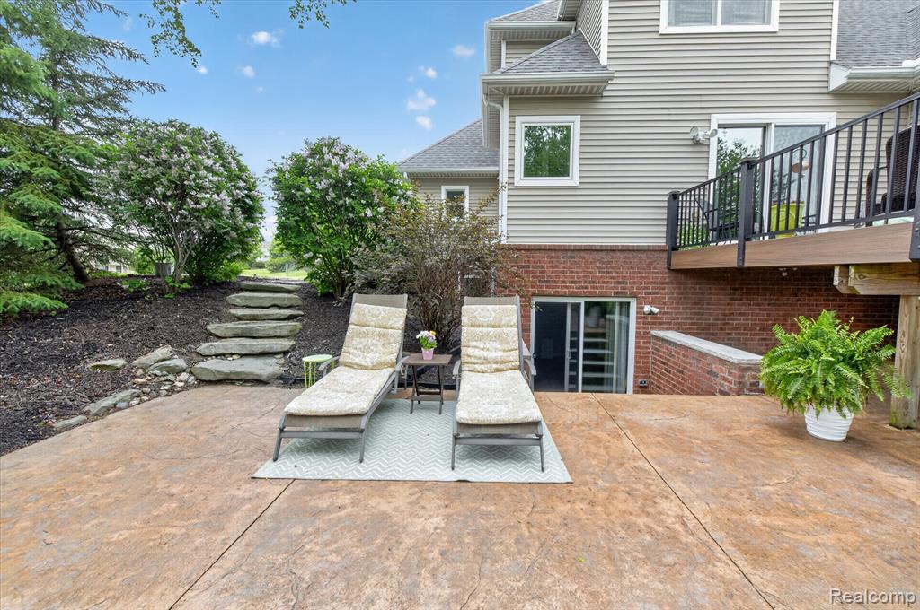 8746 N Hills Court, Howell, MI 48843 — Photo 46