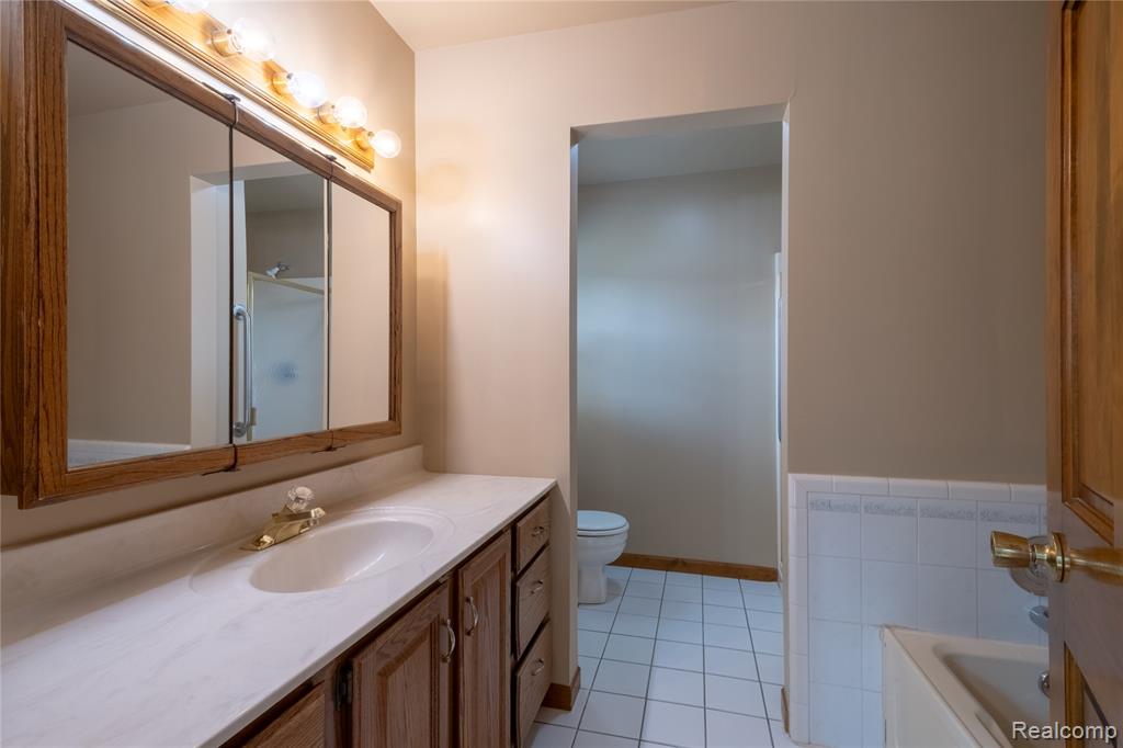 5005 Cedarbrook Drive, Saginaw, MI 48603 — Photo 14