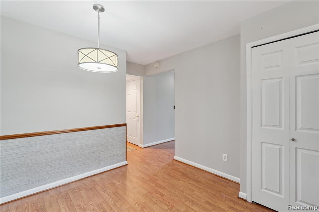 6169 Barker Circle, Waterford, MI 48329 — Photo 10