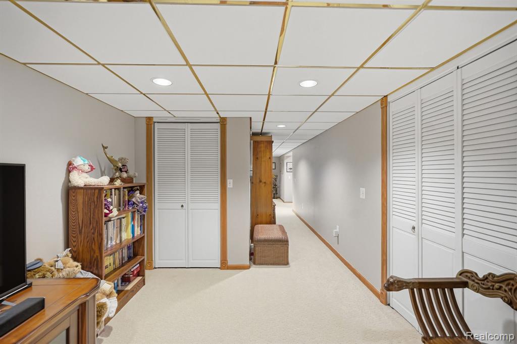 42626 Christina Drive, Sterling Heights, MI 48313 — Photo 48