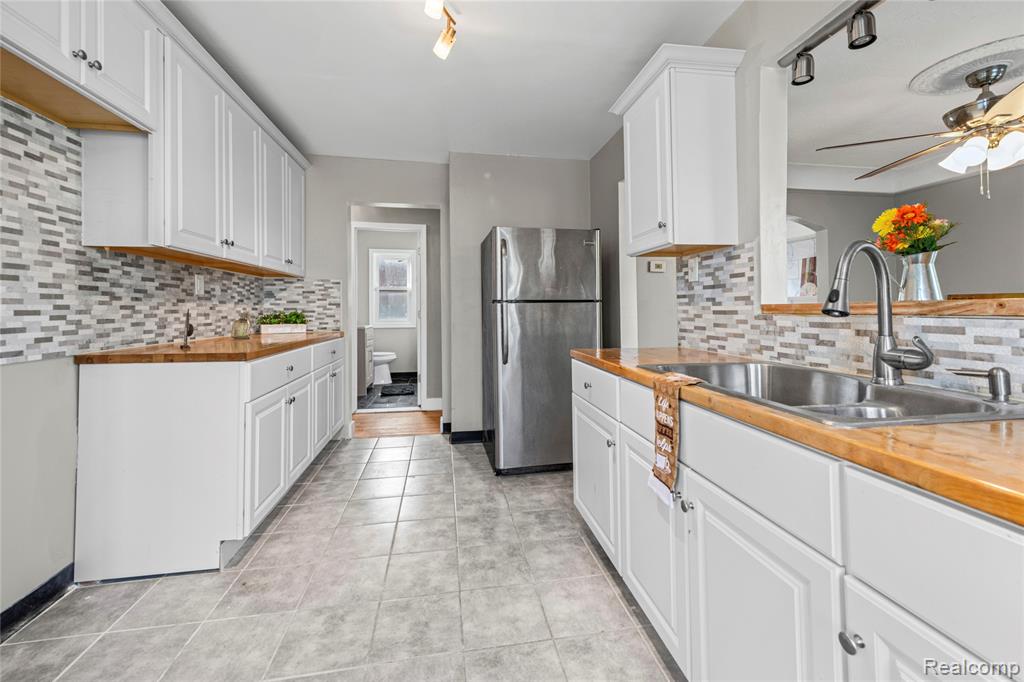 5501 Oldtown Street, Detroit, MI 48224 — Photo 11