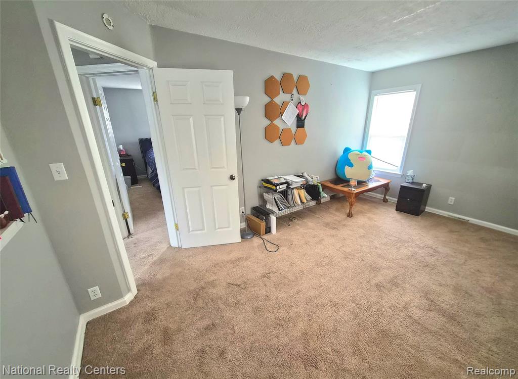 6 Utica Road, Pontiac, MI 48341 — Photo 18