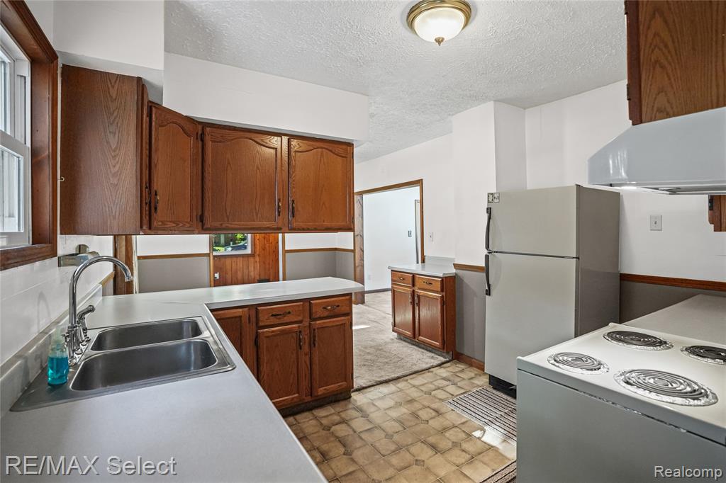 406 E Vienna Street, Clio, MI 48420 — Photo 17