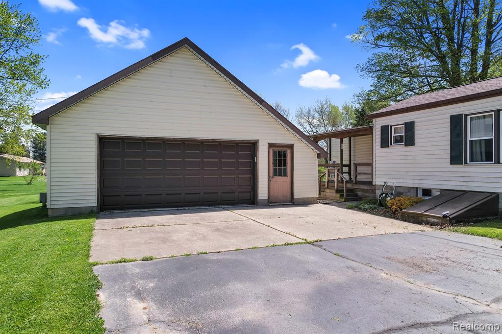 11161 S MORRICE Road, Morrice, MI 48857 — Photo 37
