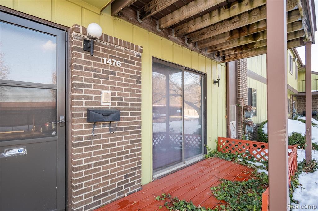 1476 W Chateau Vert Street, Ypsilanti, MI 48197 — Photo 2