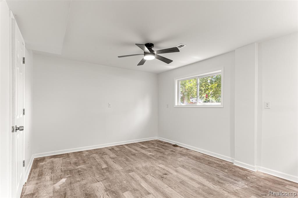 23566 Candace Drive, Rockwood, MI — Photo 12