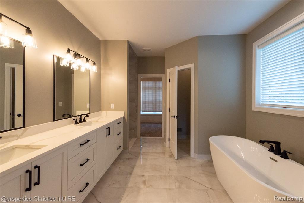 1933 Shane Ct, Oxford, MI 48370 — Photo 5