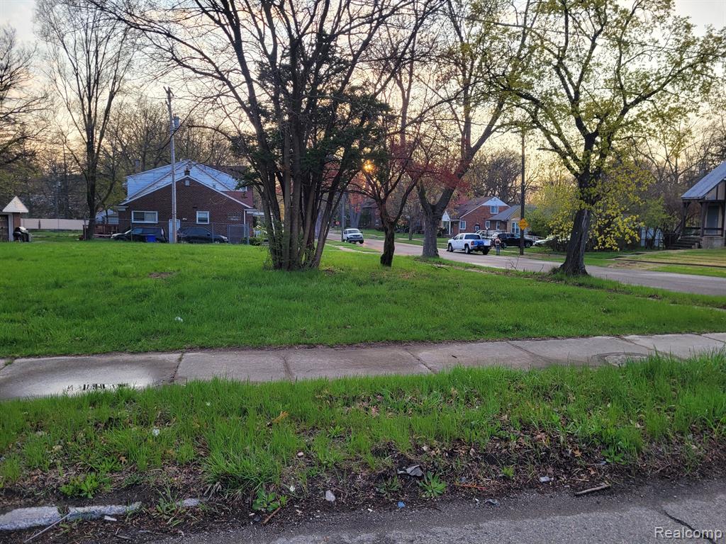 18435 LAHSER Road, Detroit, MI 48219 — Photo 3