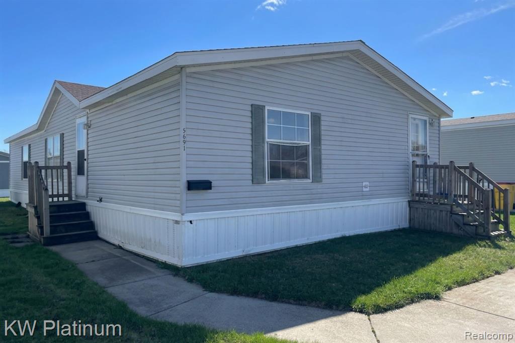 9691 Stoneypointe Drive, MI
