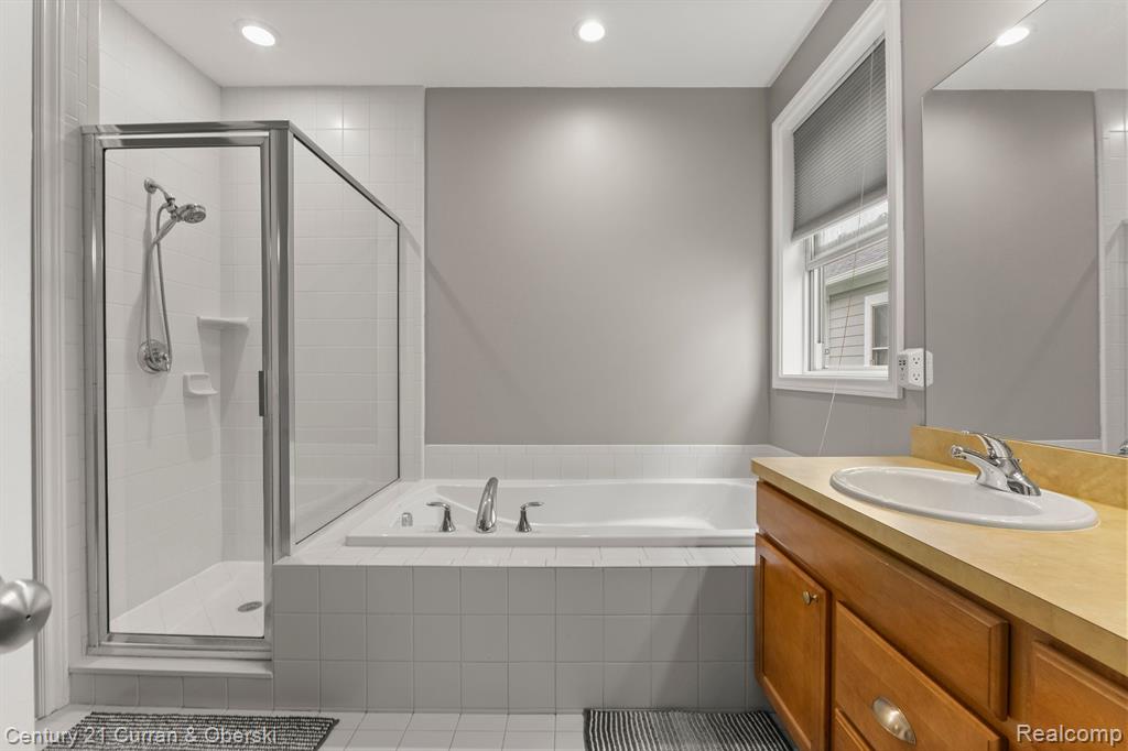 49957 JACKSON Lane, Canton, MI 48188 — Photo 23