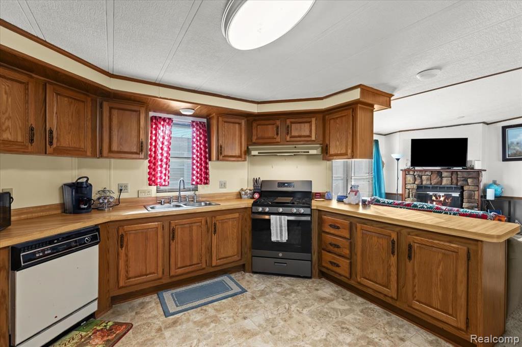 1948 Meadowlark Lane, Kimball, MI — Photo 11