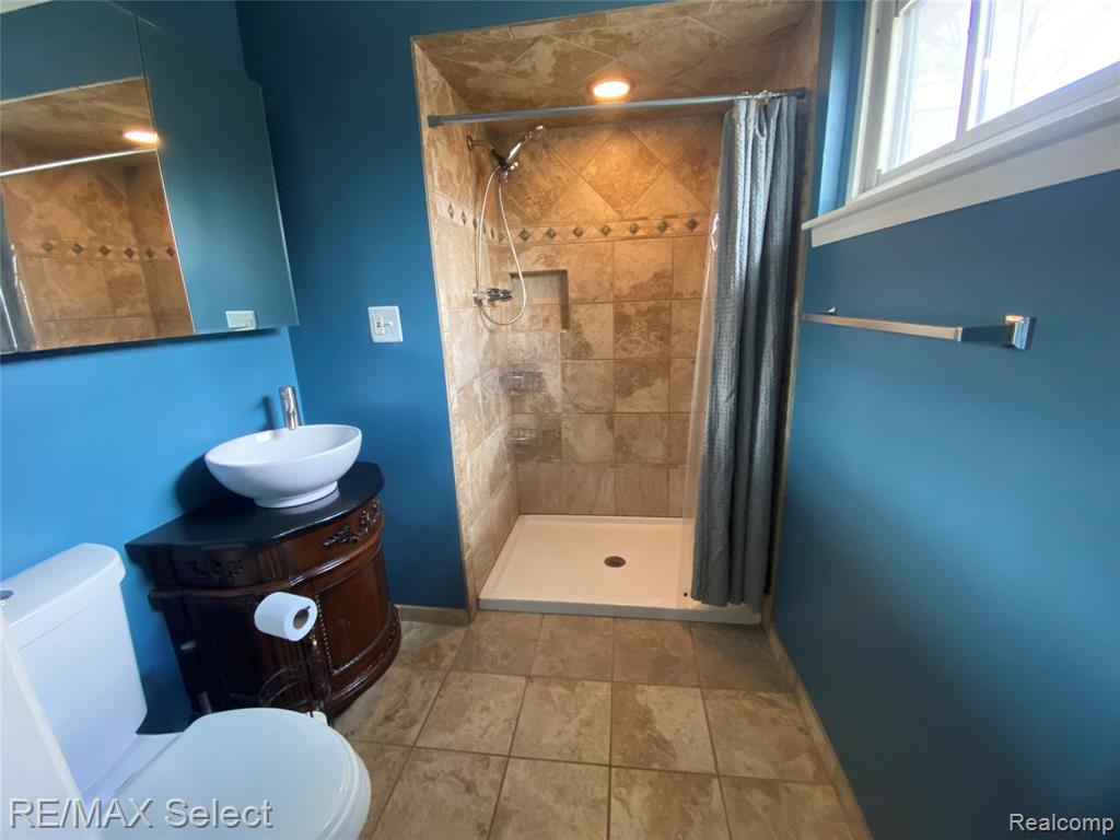 607 W Girard Avenue, Madison Heights, MI 48071 — Photo 26