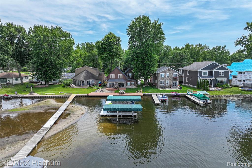 3154 PONEMAH Drive, Fenton, MI 48430 — Photo 48