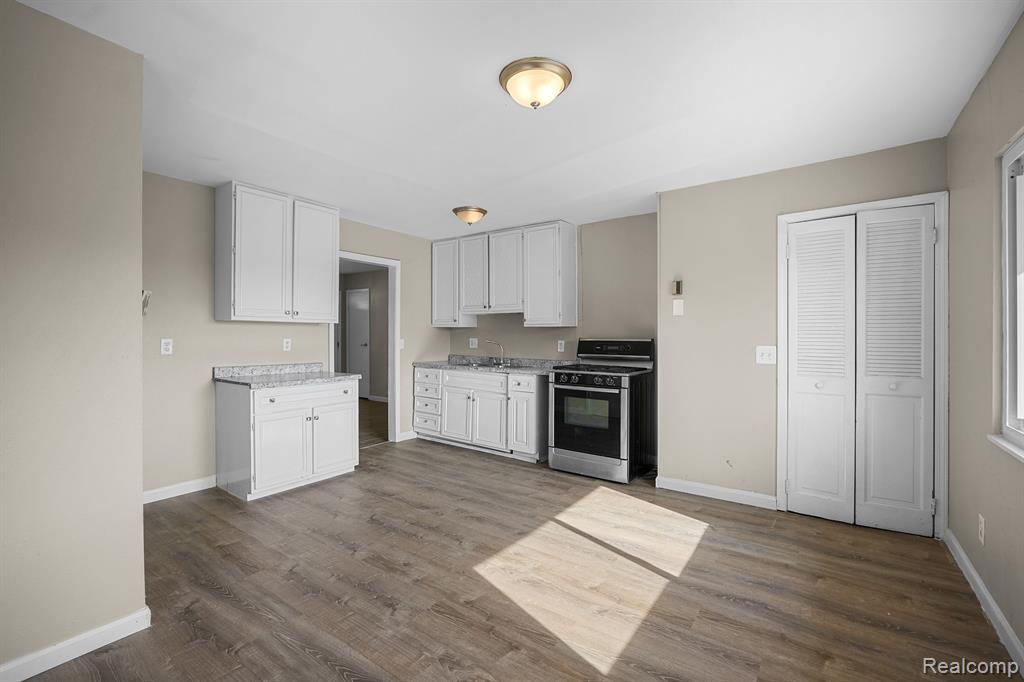 8750 WELDWOOD Drive, Monroe, MI 48162 — Photo 9