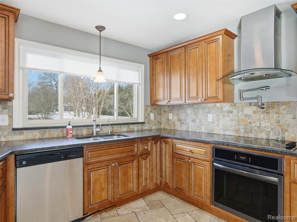 29750 Bristol Lane, Bingham Farms, MI 48025 — Photo 6