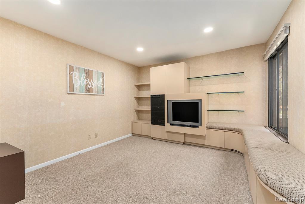 7006 Bridge Way, West Bloomfield, MI — Photo 7